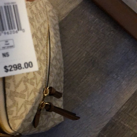 Michael Kors backpack 🎒 NWT - Picture 8 of 9